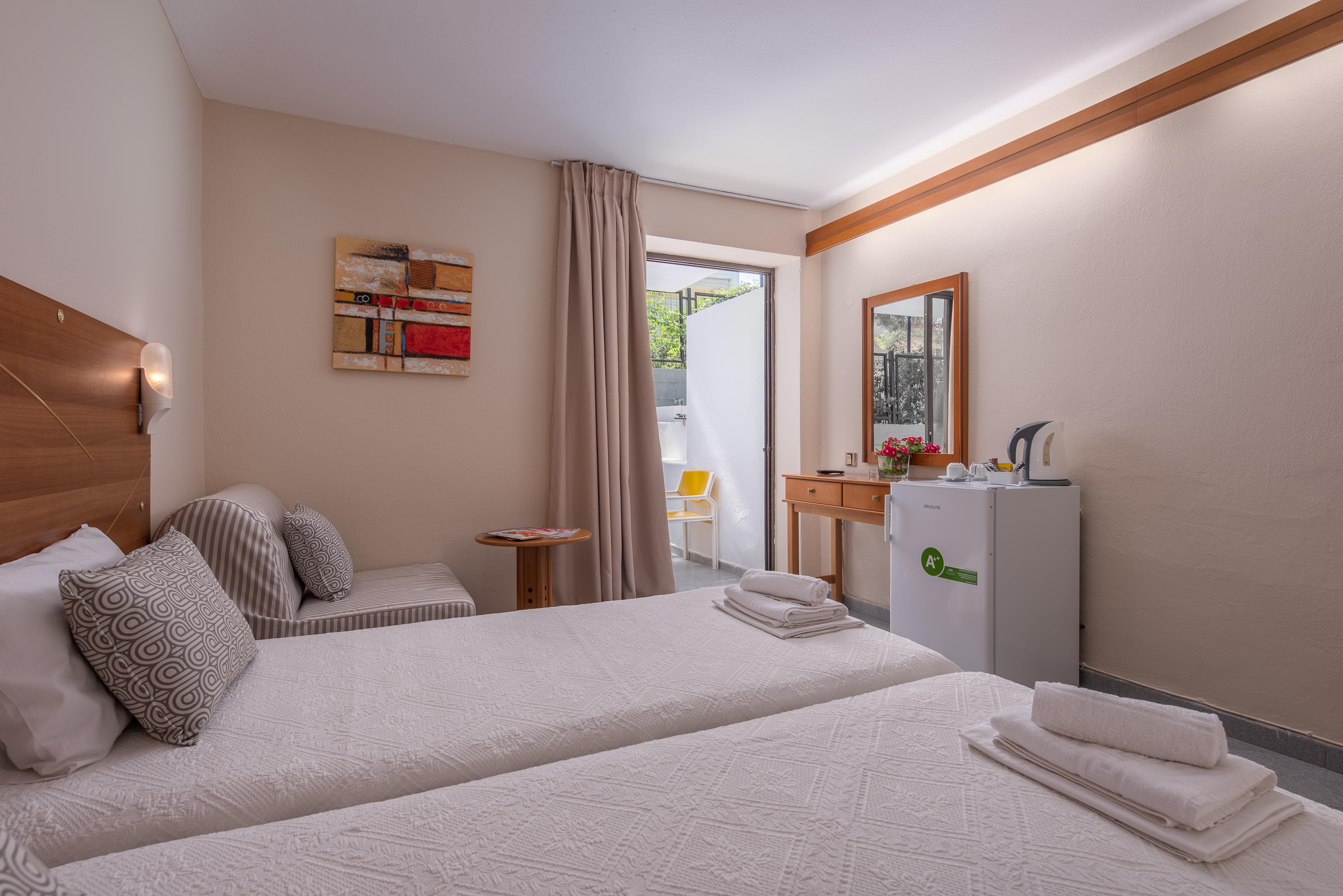 Dionysos Hotel & Suites Ханиоти Экстерьер фото