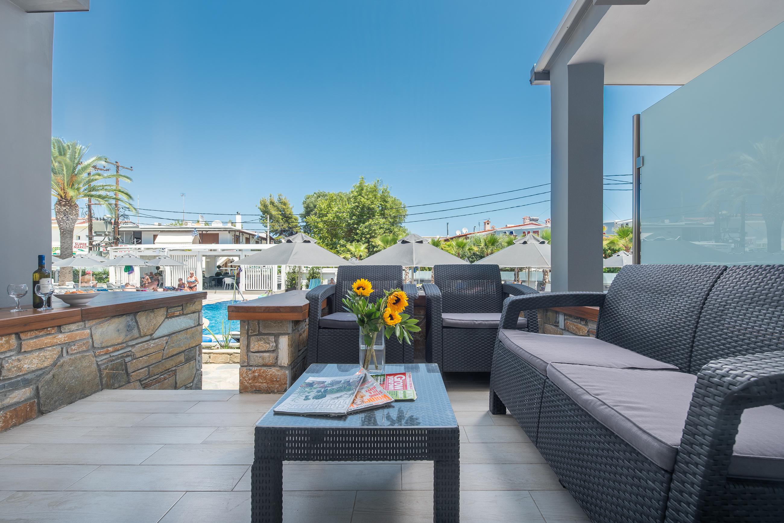Dionysos Hotel & Suites Ханиоти Экстерьер фото