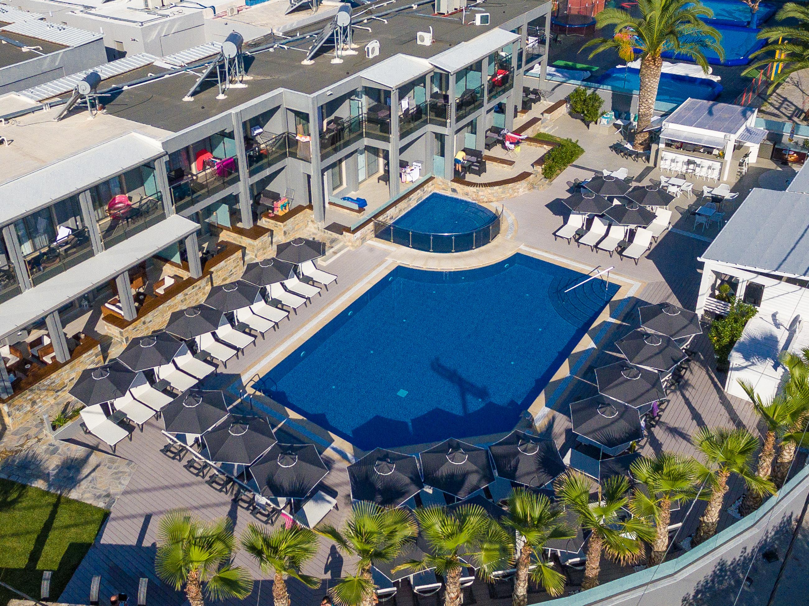 Dionysos Hotel & Suites Ханиоти Экстерьер фото