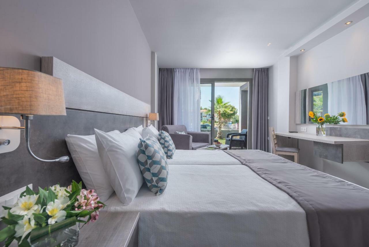 Dionysos Hotel & Suites Ханиоти Экстерьер фото